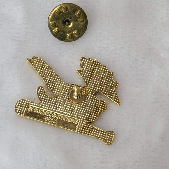 Cooperstown Dreams Park Baseball Trading Pin Roadrunner 2004 Green Blue - Picture 4 of 5